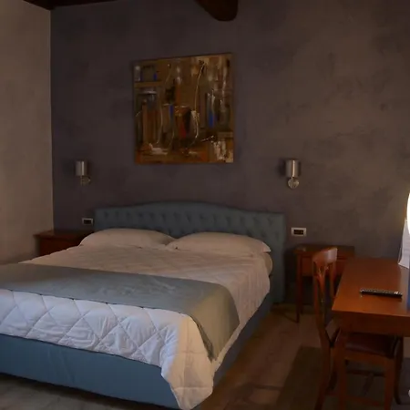 Pensión La Piazzetta 4*