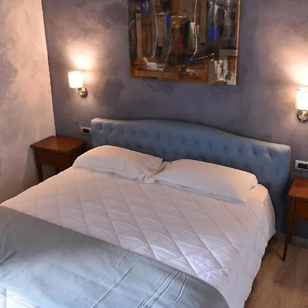 La Piazzetta 4*